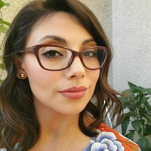 Meet your Posher, Pilar